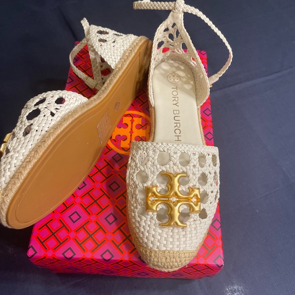 Tory Burch women shoes, size 6.5 USA - Picture 2 of 6